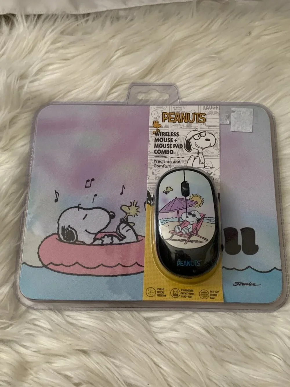 PEANUTS Snoopy & Woodstock Chilling on the Beach Wireless Mouse & Mouse Pad Set